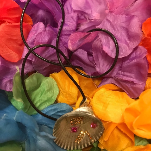 Seashell Handmade Necklace - Picture 3 of 16